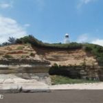 久慈浜海岸より日立灯台を臨む